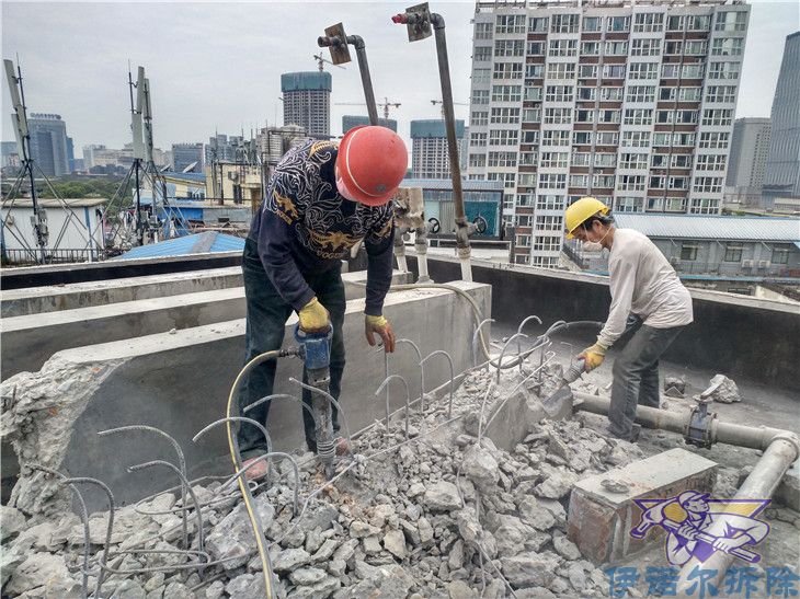 常熟有名氣的廣告牌拆除哪家專業(yè)技術(shù)雄厚